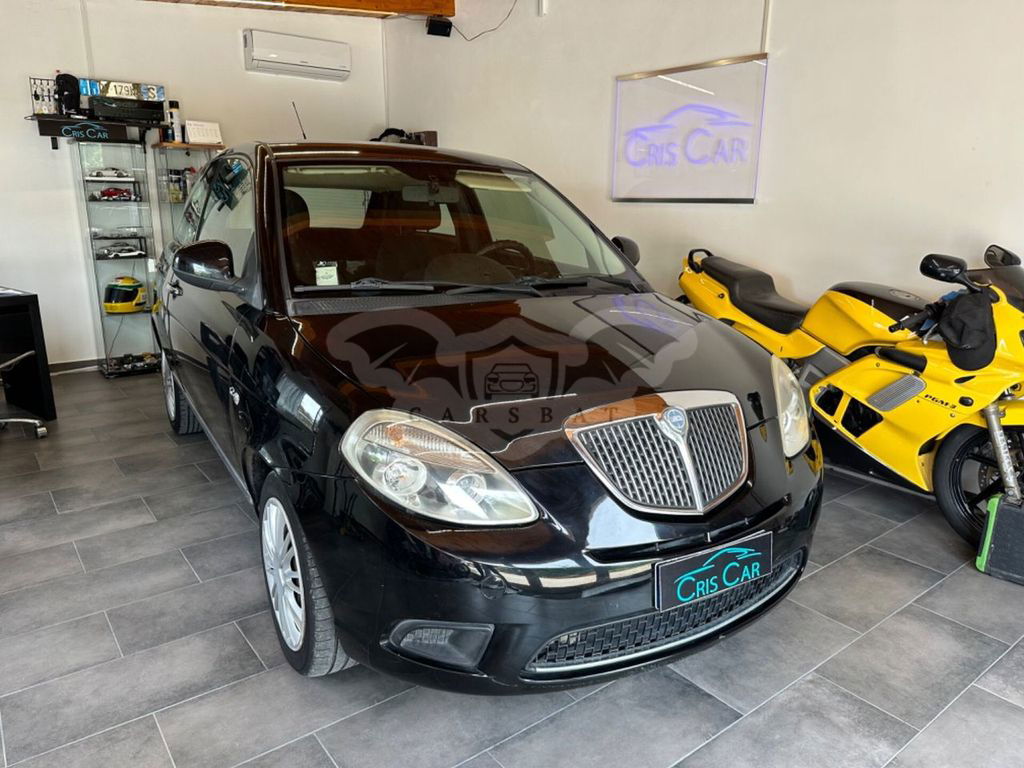 Lancia Ypsilon 2011