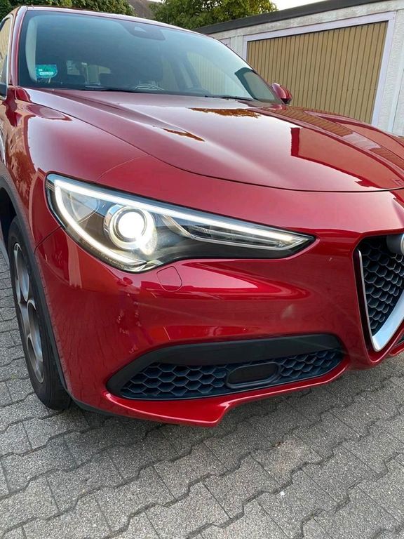 Alfa Romeo Stelvio 2017