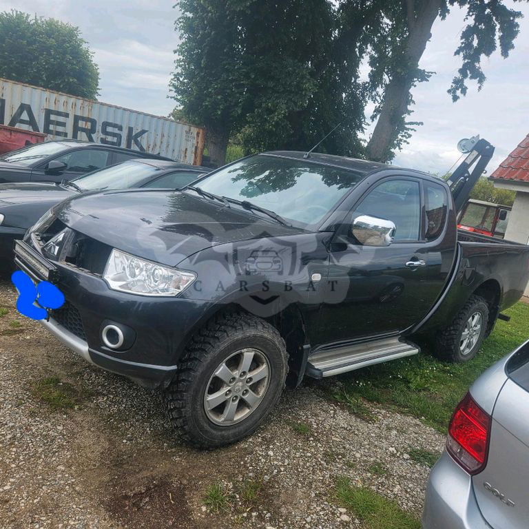 Mitsubishi L200 2012
