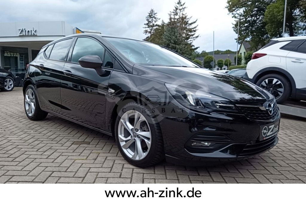 Opel Astra 2021