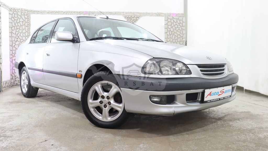 Toyota Avensis 1999