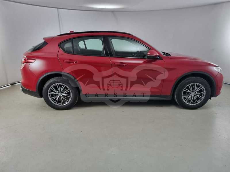 Alfa Romeo Stelvio 2017