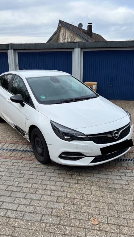 Opel Astra 2021