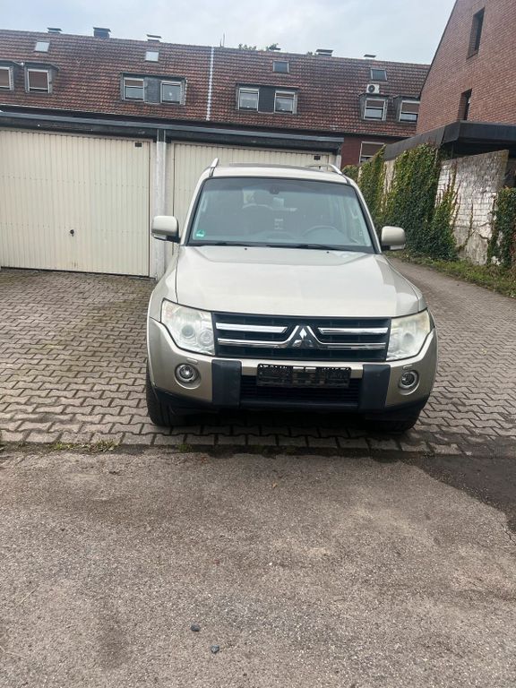 Mitsubishi Pajero 2009