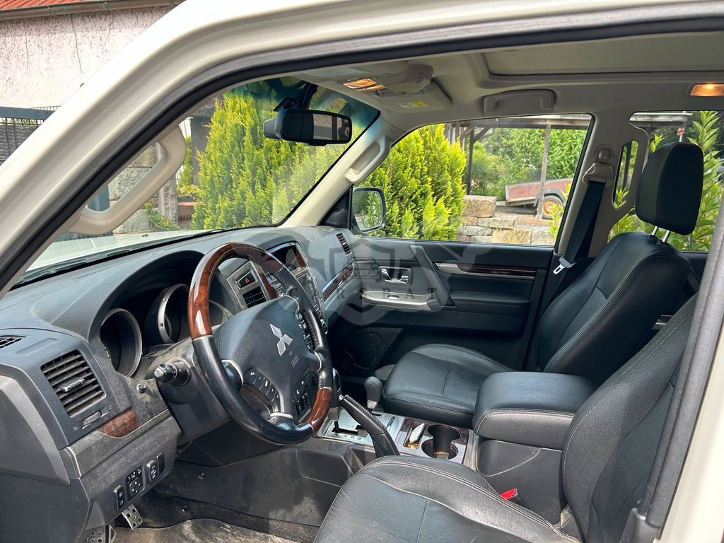 Mitsubishi Pajero 2014