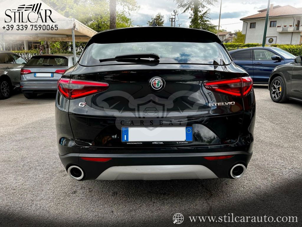 Alfa Romeo Stelvio 2017