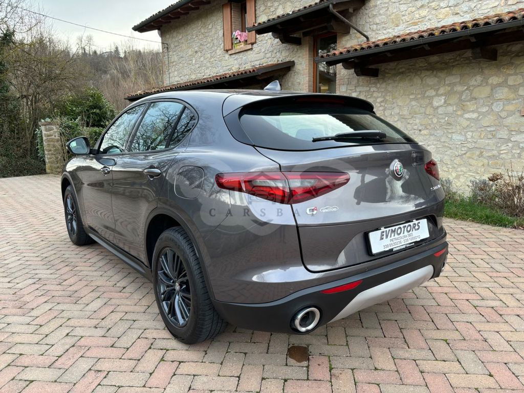 Alfa Romeo Stelvio 2017