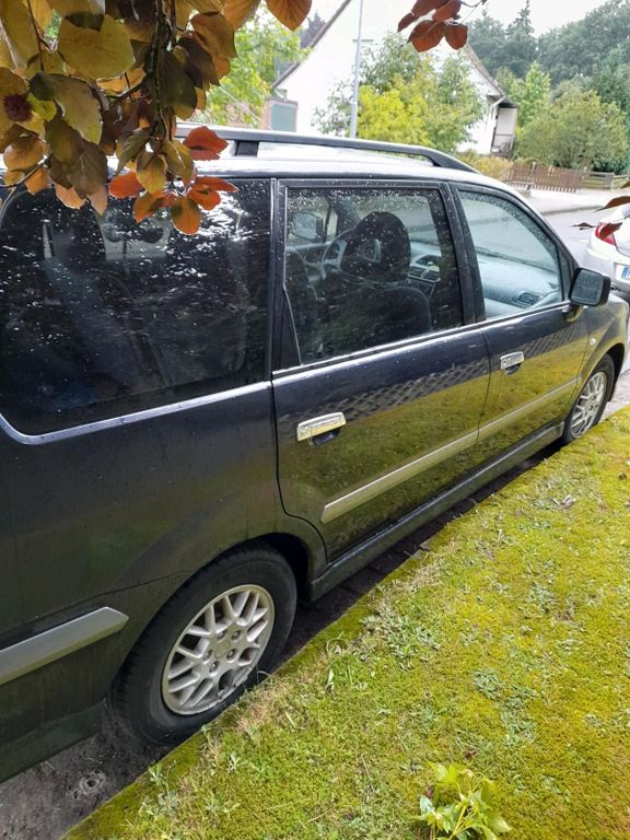 Mitsubishi Space Wagon 2003