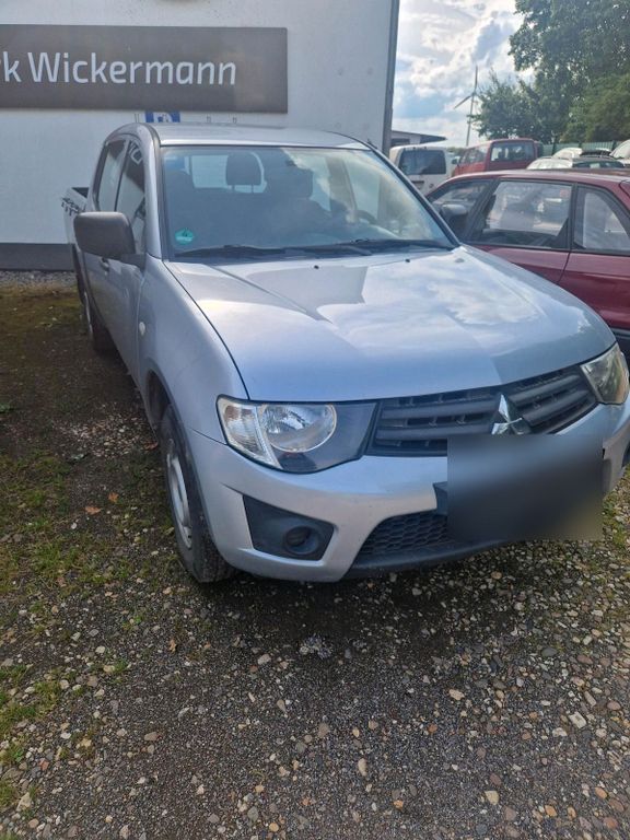 Mitsubishi L200 2012
