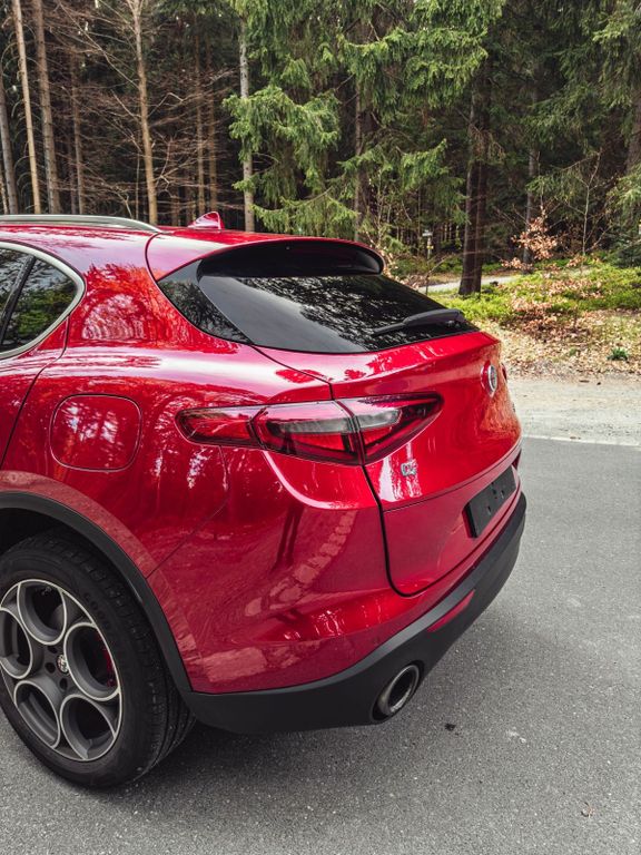 Alfa Romeo Stelvio 2017