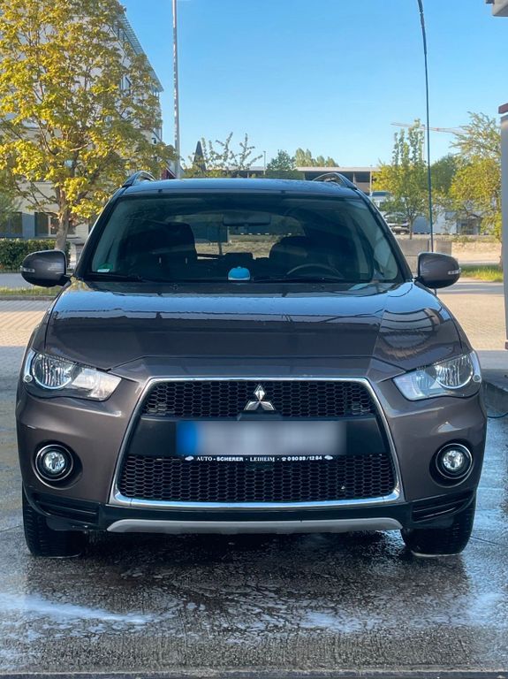 Mitsubishi Outlander 2011