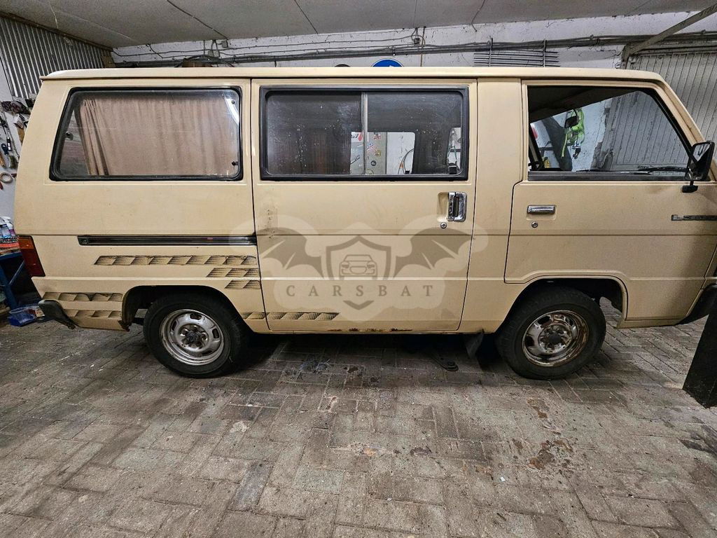 Mitsubishi L300 1983