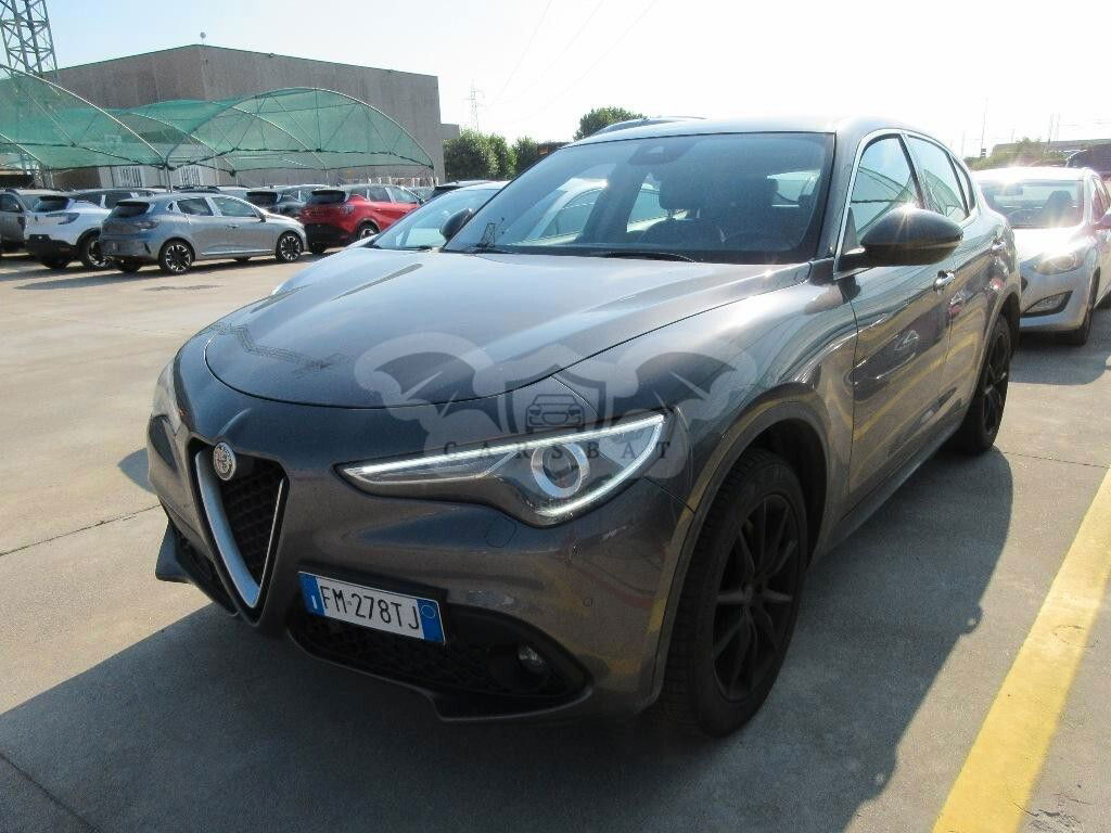 Alfa Romeo Stelvio 2017