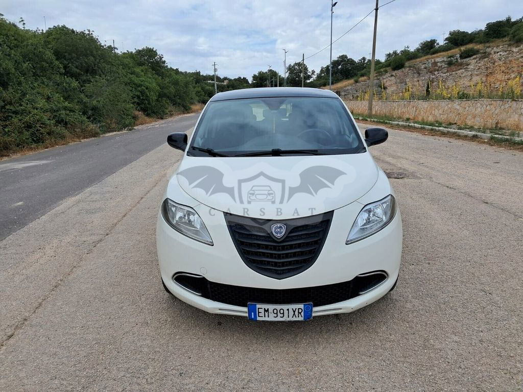 Lancia Ypsilon 2012