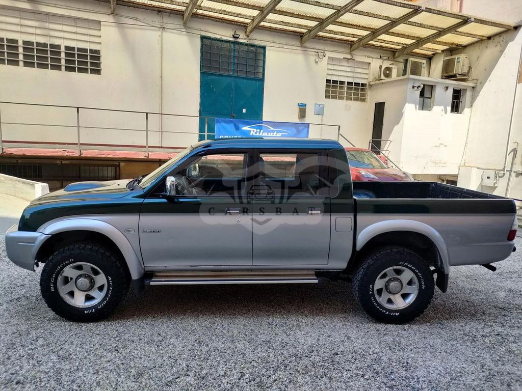 Mitsubishi L200 2002