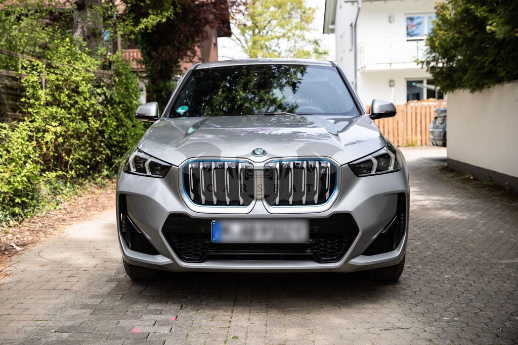 BMW iX1 2023