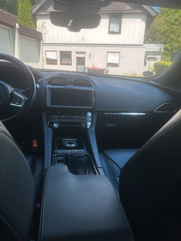 Jaguar F-Pace 2019