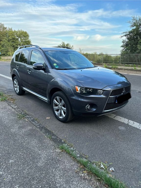 Mitsubishi Outlander 2011