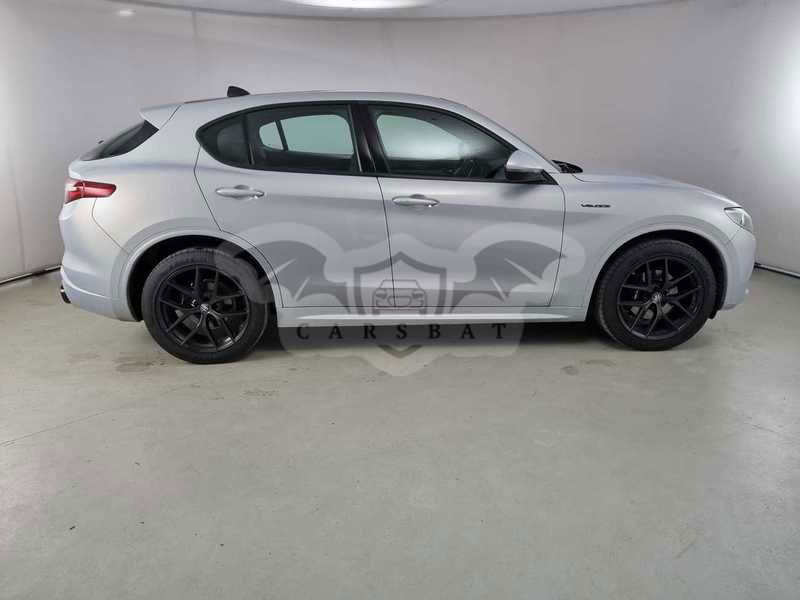 Alfa Romeo Stelvio 2021