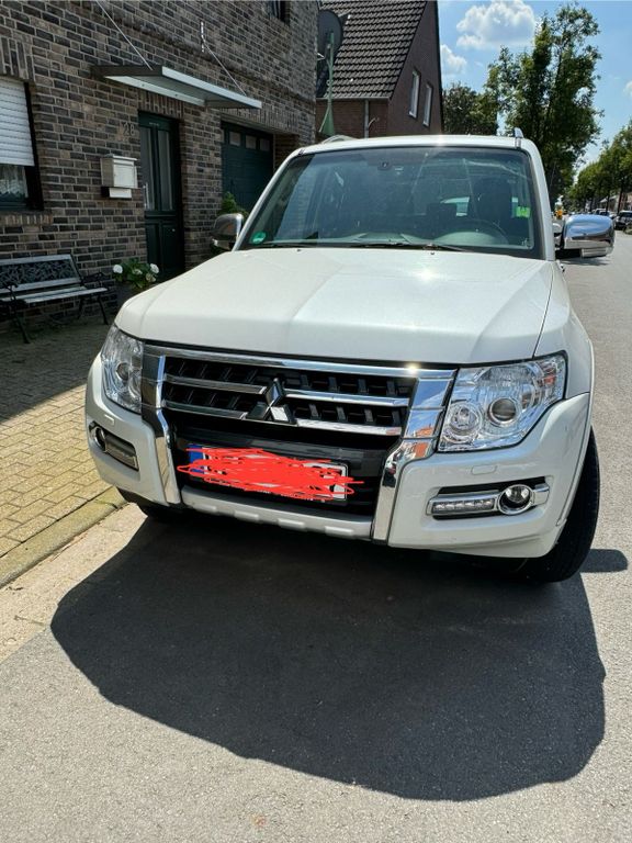Mitsubishi Pajero 2016