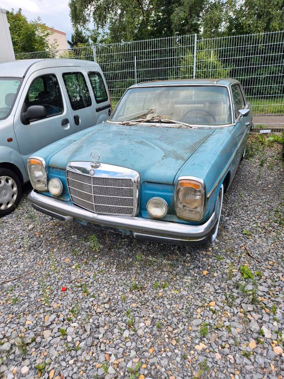 Mercedes-Benz 250 1979