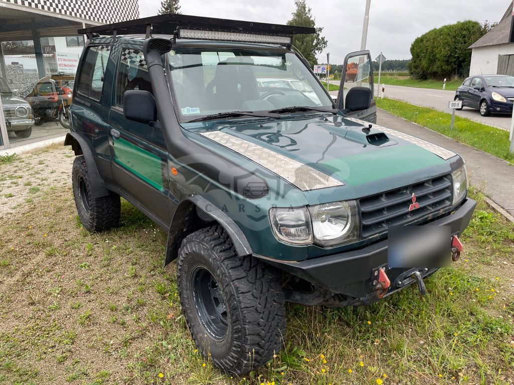 Mitsubishi Pajero 2004