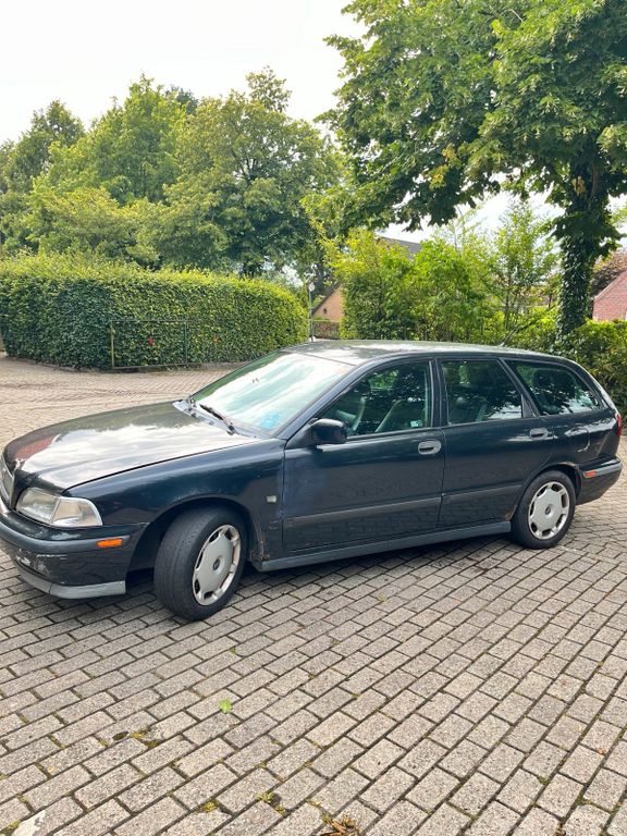 Volvo V40 1999
