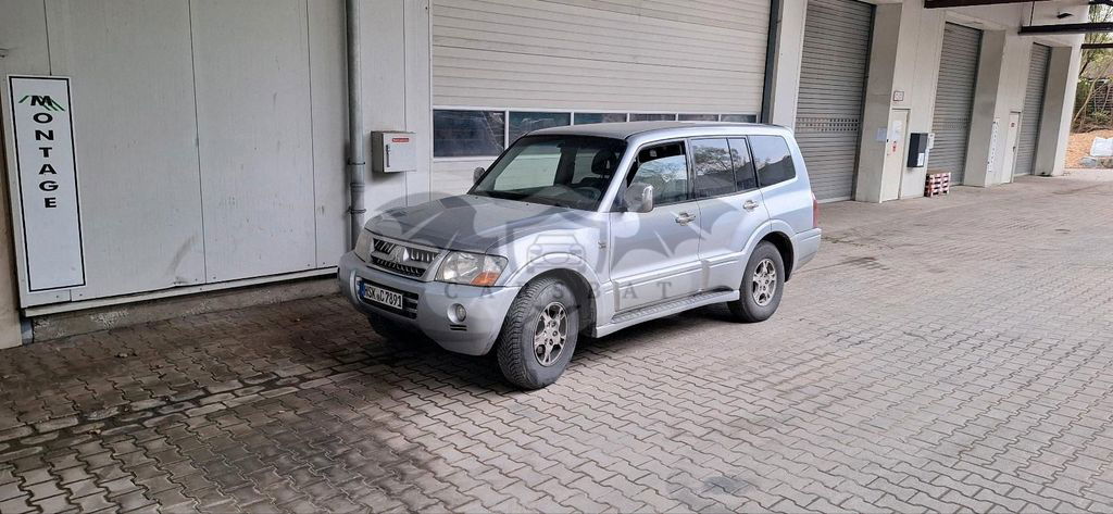 Mitsubishi Pajero 2004