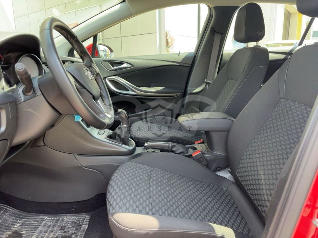 Opel Astra 2021
