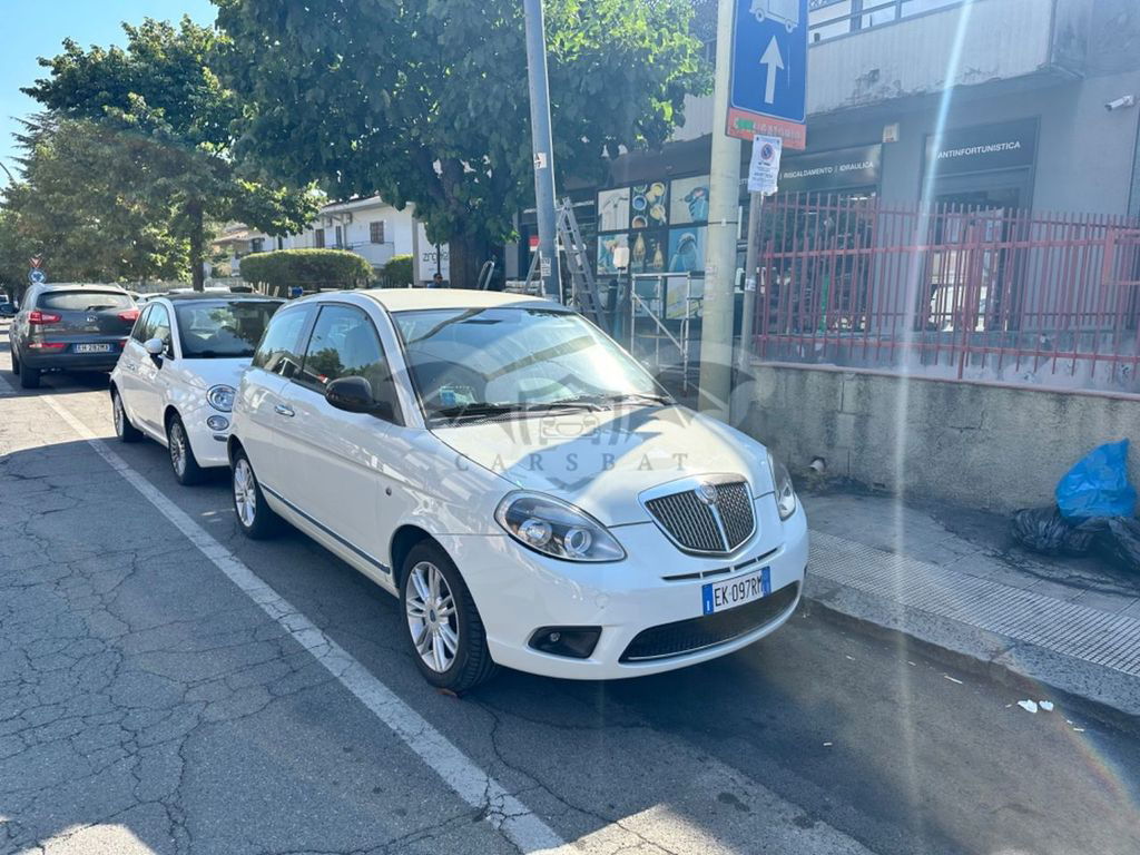Lancia Ypsilon 2011