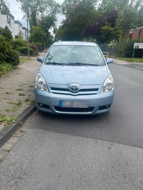 Toyota Verso 2005