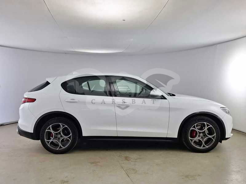 Alfa Romeo Stelvio 2021