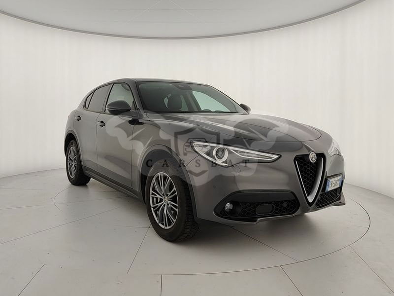 Alfa Romeo Stelvio 2017