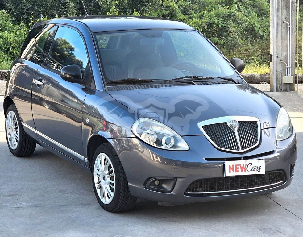 Lancia Ypsilon 2011