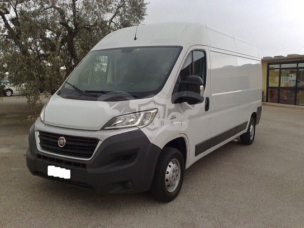 Fiat 130 2015