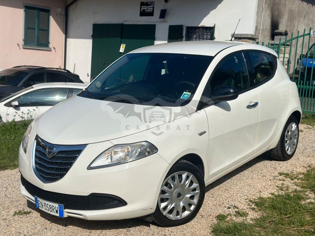 Lancia Ypsilon 2012