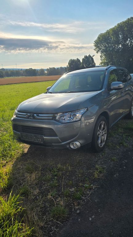Mitsubishi Outlander 2013