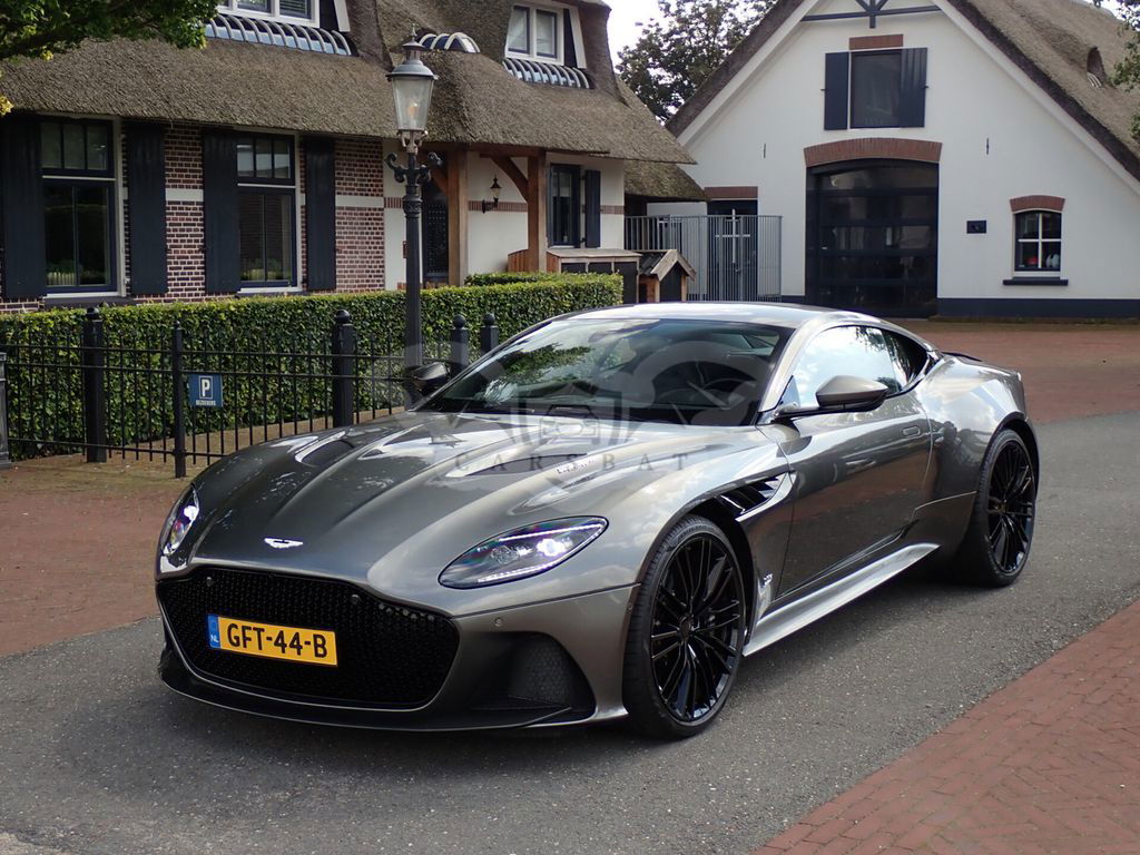 Aston Martin DBS 2020