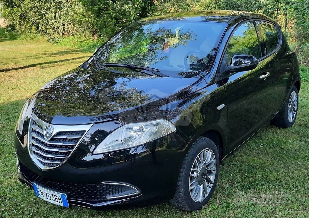 Lancia Ypsilon 2012