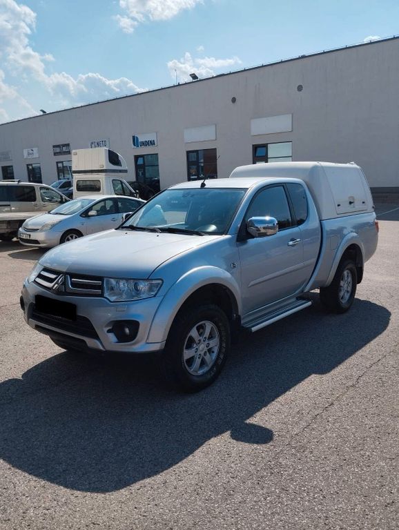 Mitsubishi L200 2015