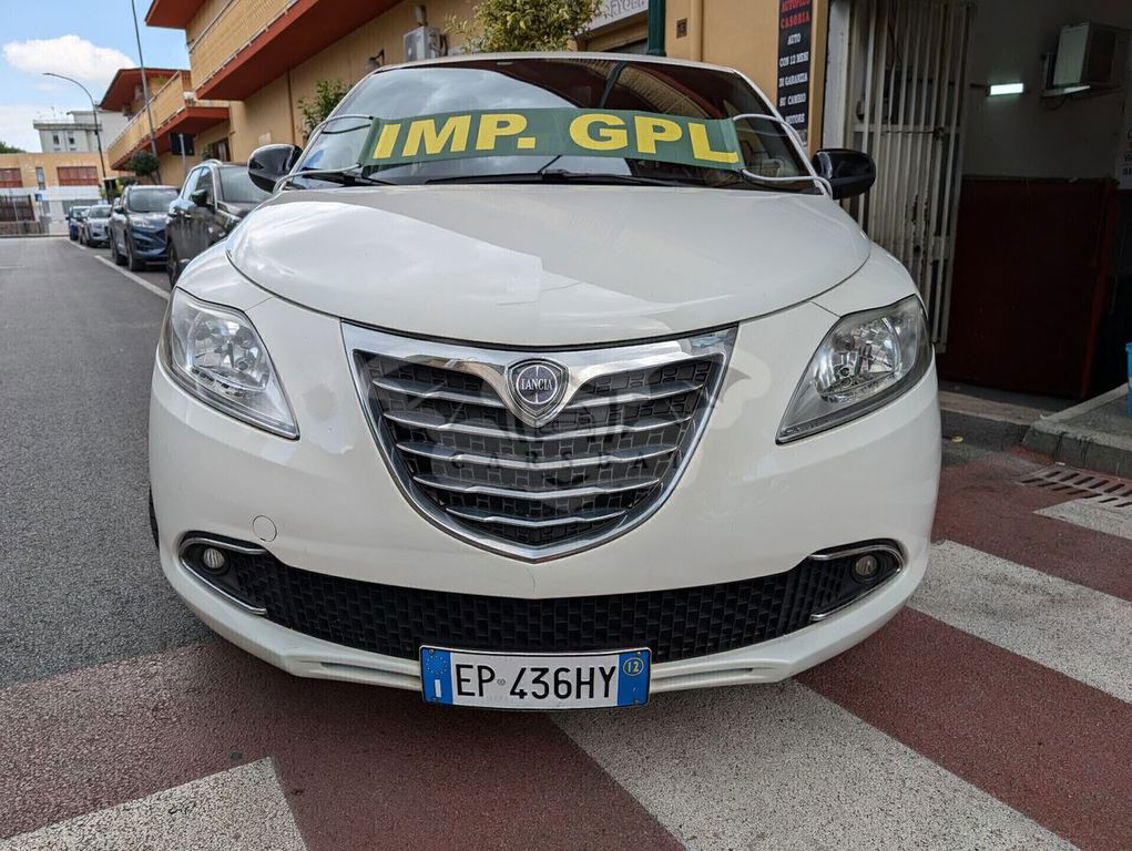 Lancia Ypsilon 2012