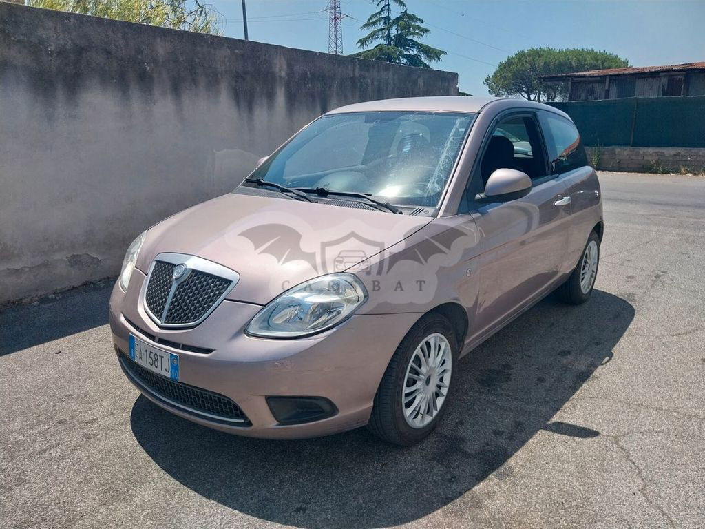 Lancia Ypsilon 2011