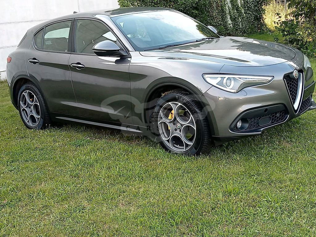 Alfa Romeo Stelvio 2017