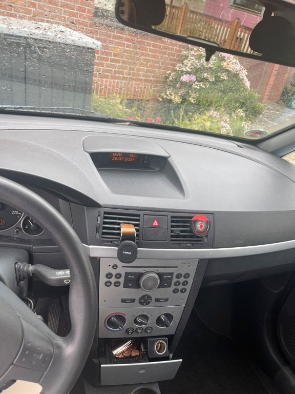 Opel Insignia 2005