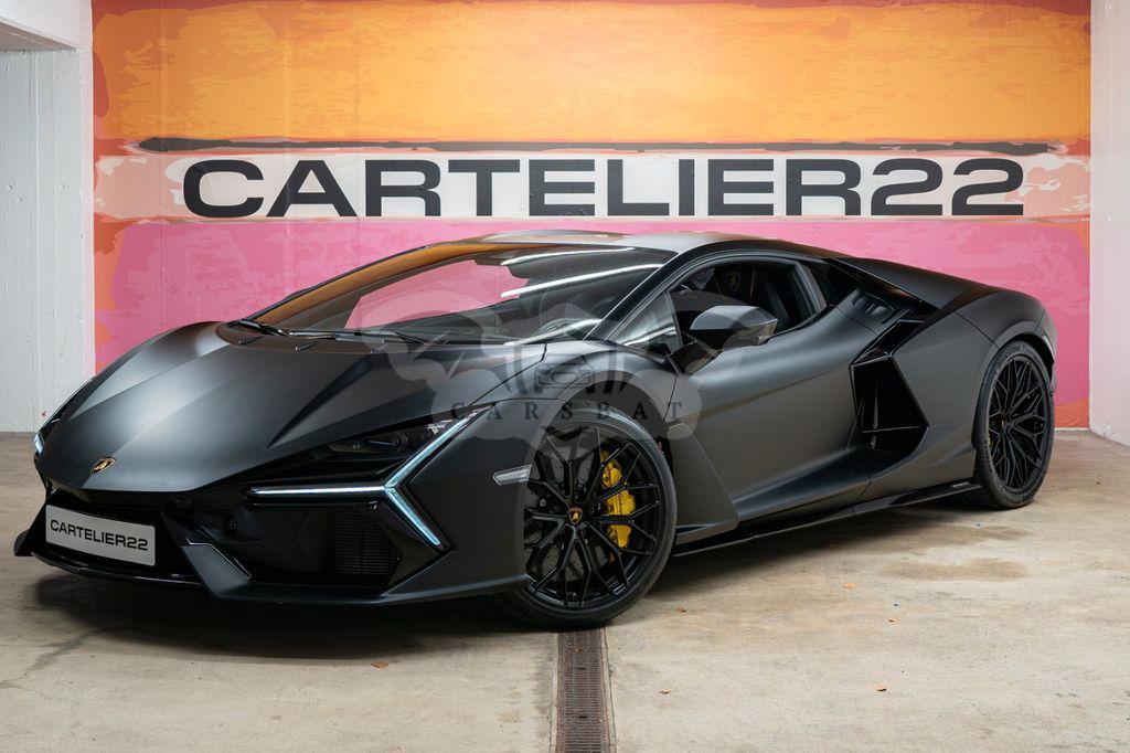 Lamborghini Revuelto 2024