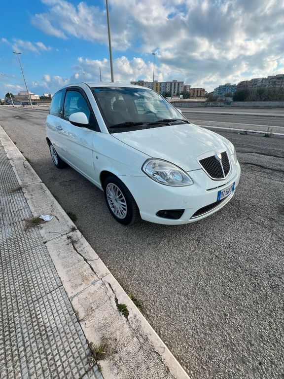 Lancia Ypsilon 2010