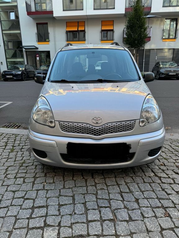 Toyota Verso 2003