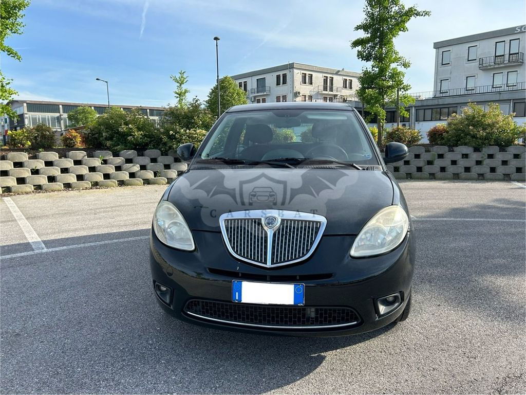 Lancia Ypsilon 2010