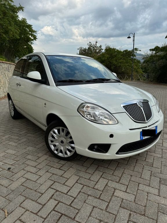 Lancia Ypsilon 2011