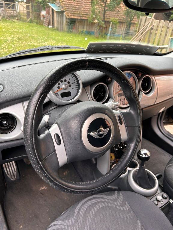 Mini One 2004
